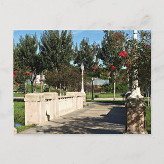 Caminho através do cartão postal do parque