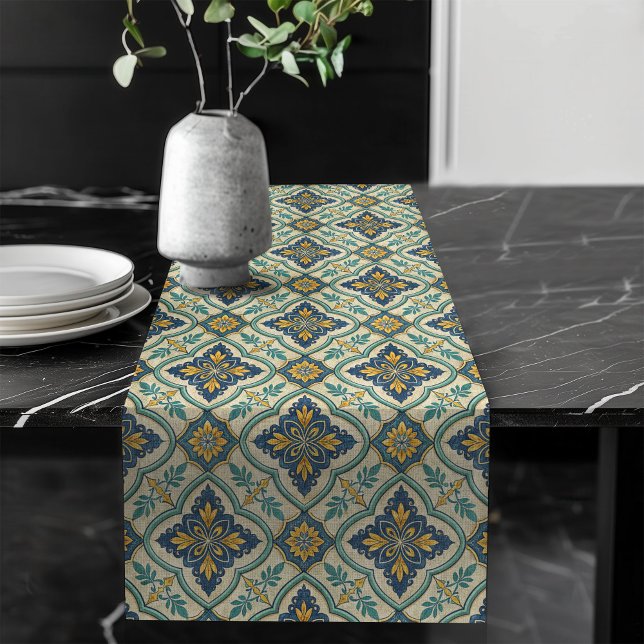 Caminho De Mesa Grande Azulejo Elegante do Mediterrâneo Pastel verde (Elegant Mediterranean Tile Pattern pastel green Long Table Runner)