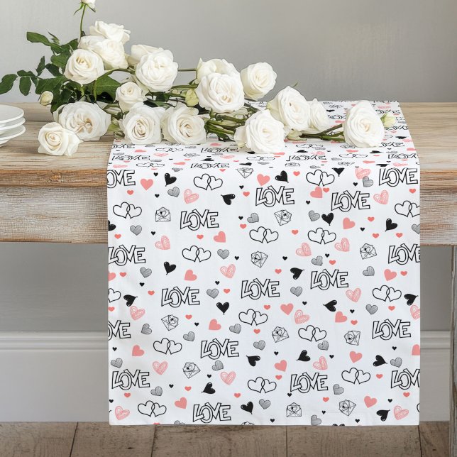 Caminho De Mesa Grande Chic Love Lettering Pink Black Heart Table Runner (Chic Love Lettering Pink Black Heart Table Runner)