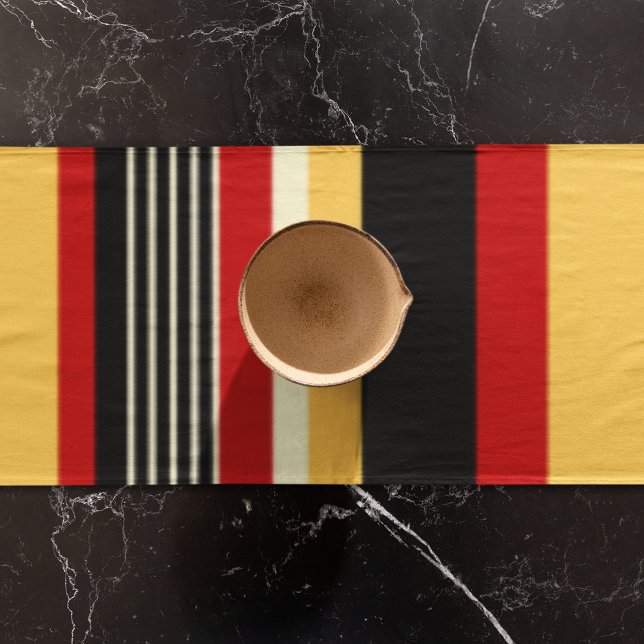 Caminho De Mesa Grande Estrias Amarelas, Pretas e Vermelhas (table runner)