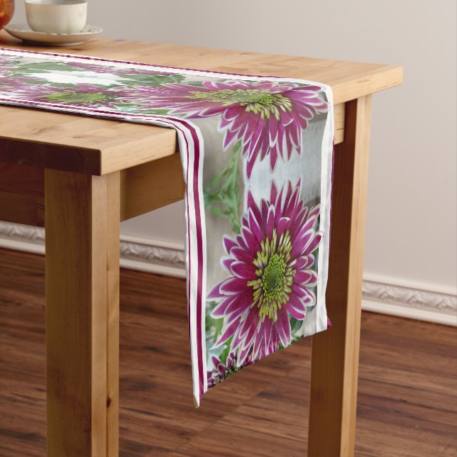 Caminho De Mesa Grande Fuchsia Pink Chrysanthemum Collage Mesa Runner (No Local)