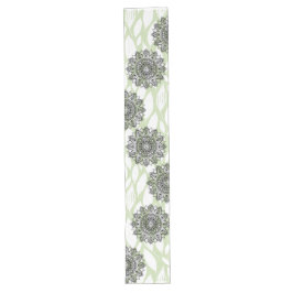 Caminho De Mesa Grande Mandala Leaves: Nature's Harmony Table Runner