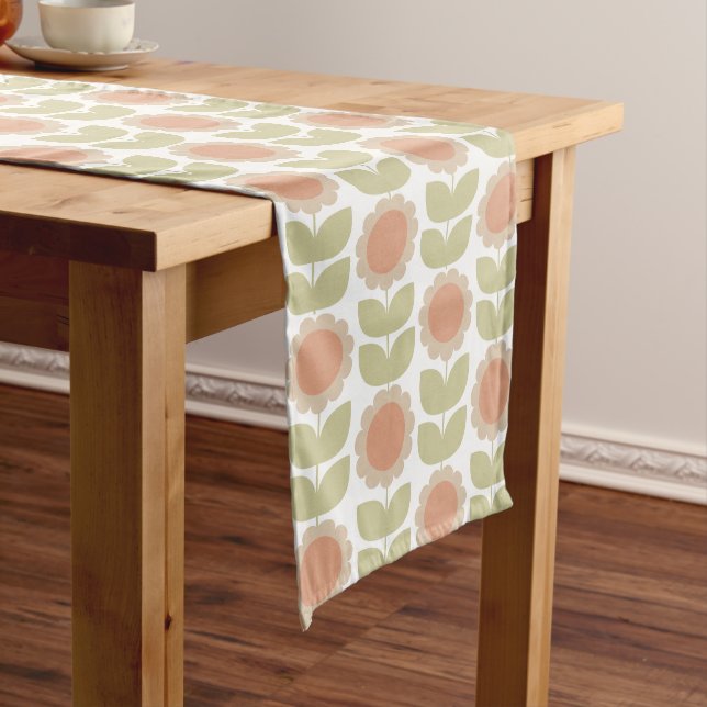 Caminho De Mesa Grande  Mid-Century Pastel Pink Retro Floral Pattern (No Local)