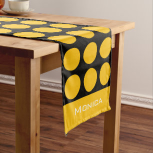 Caminho De Mesa Grande Nome monograma com pontos amarelos bege e preto mo