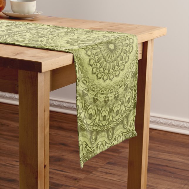 Caminho De Mesa Grande Olive Green Mandala Pattern Design (No Local)