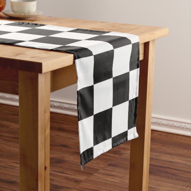 Caminho De Mesa Grande Padrão Xadrez Preto e Branco Sofisticado (No Local)
