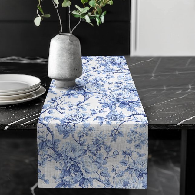 Caminho De Mesa Grande Refined Blue French Toile Roses Floral Table Runne (Refined Blue French Toile Roses Floral Table Runner)