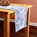 Caminho De Mesa Grande Snowman Dreidels Opcional Monograma Azul Hanukkah<br><div class="desc">Adicione o seu monograma a este bonitinho bonitinho bonitão e sonha que é o corredor da mesa Chanucá e adicione um toque personalizado à sua decoração de férias. Este tipo de corredor de mesa Chanukah foi desenhado com um padrão repetitivo de pequenos bonecos judeus felizes flanqueados em ambos os lados,...</div>