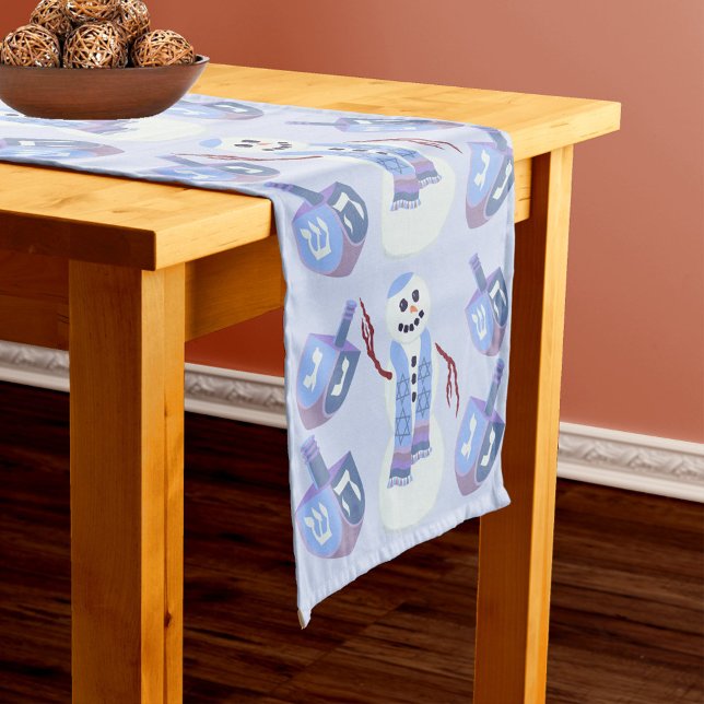 Caminho De Mesa Grande Snowman Dreidels Opcional Monograma Azul Hanukkah (Add your monogram initial to the center of this Hanukkah table runner for a custom touch)