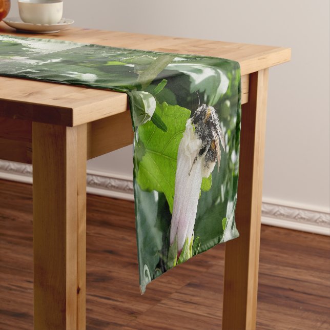 Caminho De Mesa Médio Abelha no verão (No Local)