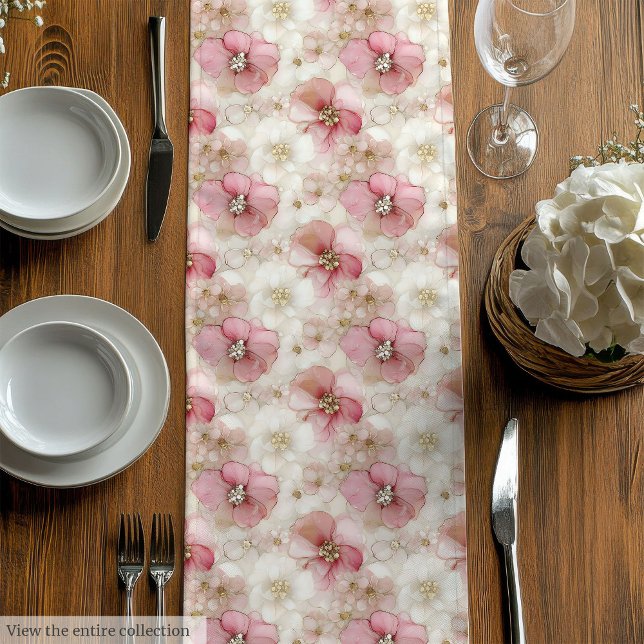 Caminho De Mesa Médio Elegant pink flowers and gold table wrap design (Elegant pink flowers and gold table wrap design Medium Table Runner)