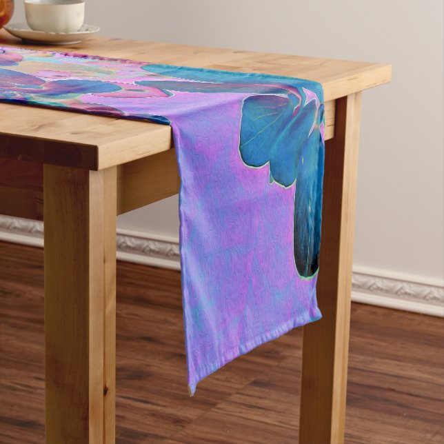 Caminho De Mesa Médio Elegante Azul Escuro e Magenta - Iluminismo (No Local)