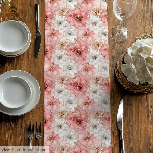 Caminho De Mesa Médio Ethereal blush and gold floral table centerpiece (Ethereal blush and gold floral table centerpiece Medium Table Runner)