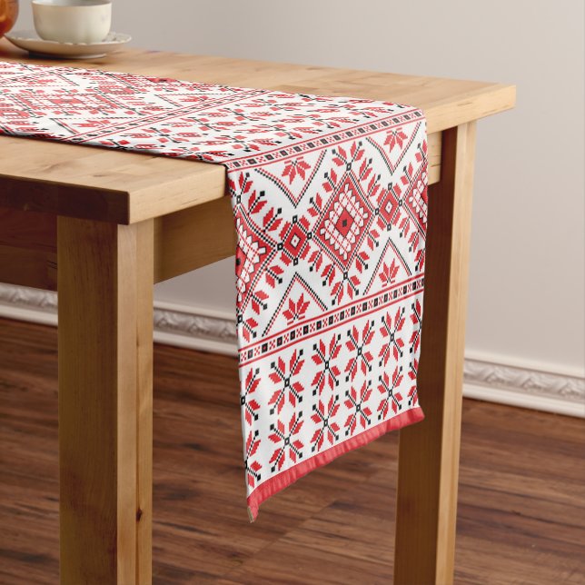 Caminho De Mesa Médio Festivo Red Black Nordic Fair Isle Snowflake Motif (No Local)