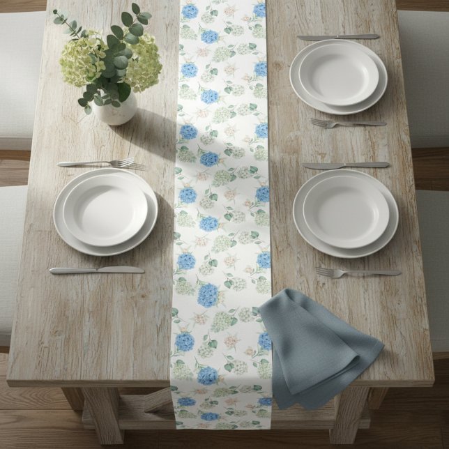 Caminho De Mesa Médio Floral Runner Rug with Hydrangea Design  (Criador carregado)