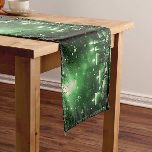 Caminho De Mesa Médio Green Candles Christmas Holiday Table Runner (No Local)