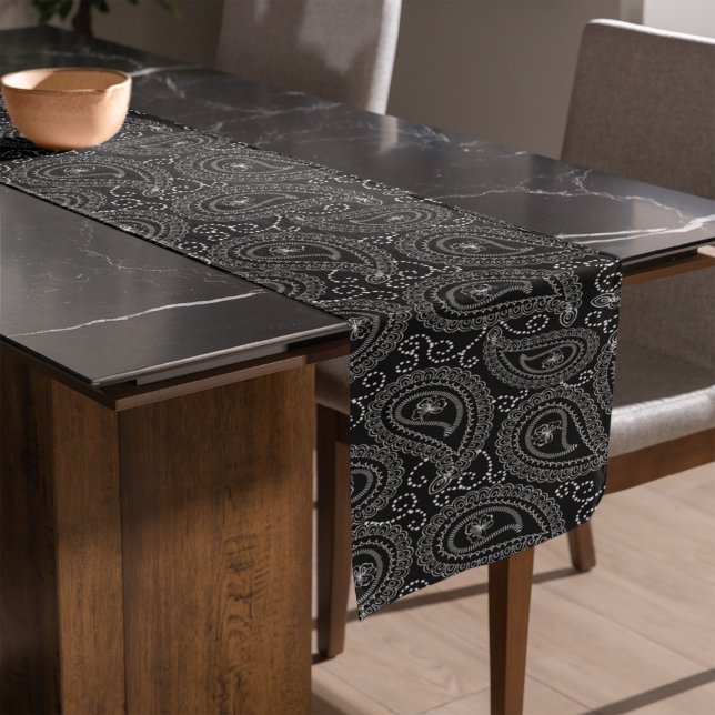 Caminho De Mesa Médio Padrão Floral do Damasco Elegante Preto e Branco (Criador carregado)