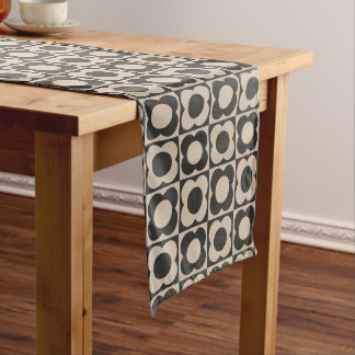 Caminho De Mesa Médio Retro modern -Flower Checkerboard - neutral taupe 