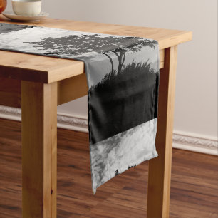 Caminho De Mesa Médio Silhuette de árvore