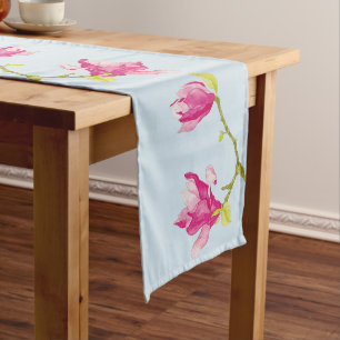 Caminho De Mesa Médio Tulip Magnolias em um Runner de Mesa