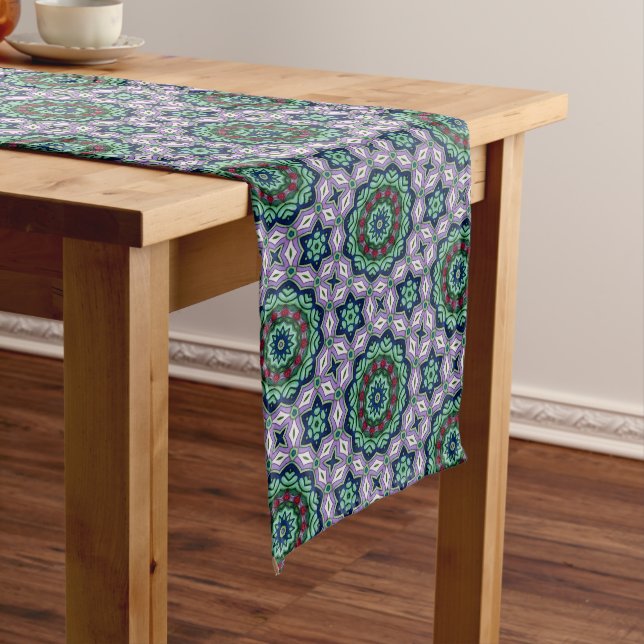 Caminho De Mesa Médio Violet Jewel Tile Pattern (No Local)