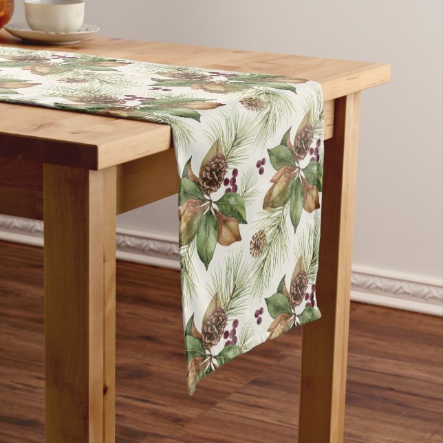Caminho De Mesa Médio Winter Botanical Table Runner – Pine & Berries (No Local)