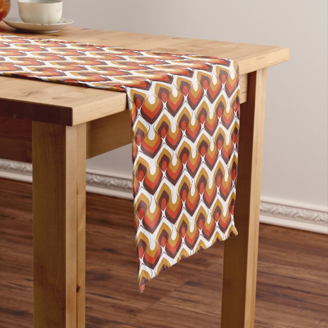 Caminho De Mesa Pequeno 70s Bold Retro Modern Motif in Orange & Brown (No Local)