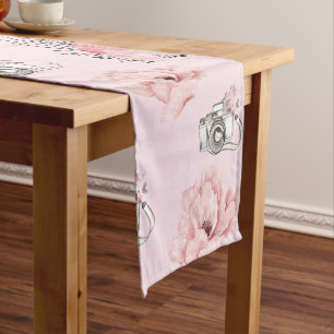 Caminho De Mesa Pequeno A aguarela floral bonita aumentou