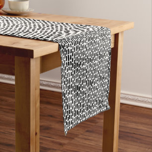 Caminho De Mesa Pequeno A escova preta afaga o teste padrão
