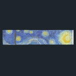 Caminho De Mesa Pequeno A Noite Estrelada, 1889, por Vincent van Gogh<br><div class="desc">A Noite Estrelada,  1889,  por Vincent van Gogh. Ele mostra a visão da janela voltada para leste da sua sala de asilo em Santo-Rémy-de-Provence,  logo antes do nascer do sol,  com a adição de uma vila imaginária.</div>