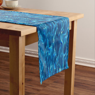 Caminho De Mesa Pequeno Água Piscina Azul Escura