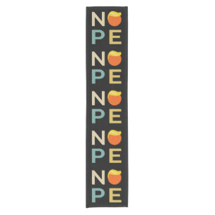 Caminho De Mesa Pequeno Anti-Trump - Nope Edition III