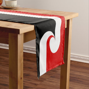 Caminho De Mesa Pequeno Bandeira Maori, Wave Emblem & New Aviation House