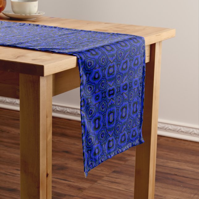 Caminho De Mesa Pequeno Black and indigo blue abstract pattern. (No Local)