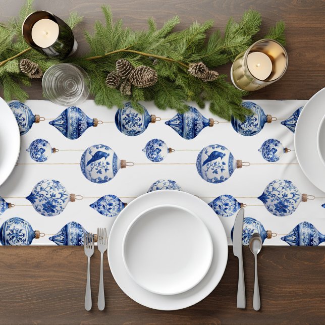Caminho De Mesa Pequeno Chinoiserie Blue Ornament Natal (Chinoiserie blue and white ornament table runner)