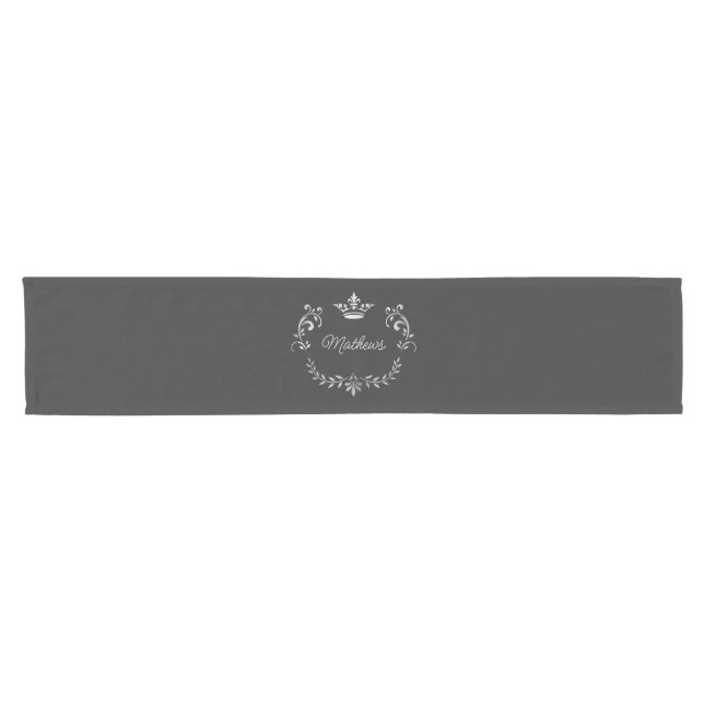Caminho De Mesa Pequeno Cinza Crown Crest Personalizado (Horizontal)