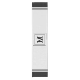 Caminho De Mesa Pequeno Cinza Mesa Runner com Sobrenome - Letra 14 x 72"