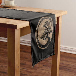 Caminho De Mesa Pequeno Círculo do zen de Enso e ouro da árvore dos