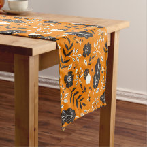 Corredor de mesa curto de folhas de outono, bagas