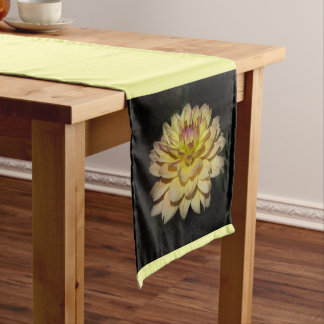 Caminho De Mesa Pequeno Dahlia Mesa Runner