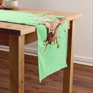 Caminho De Mesa Pequeno Derramamento de Café