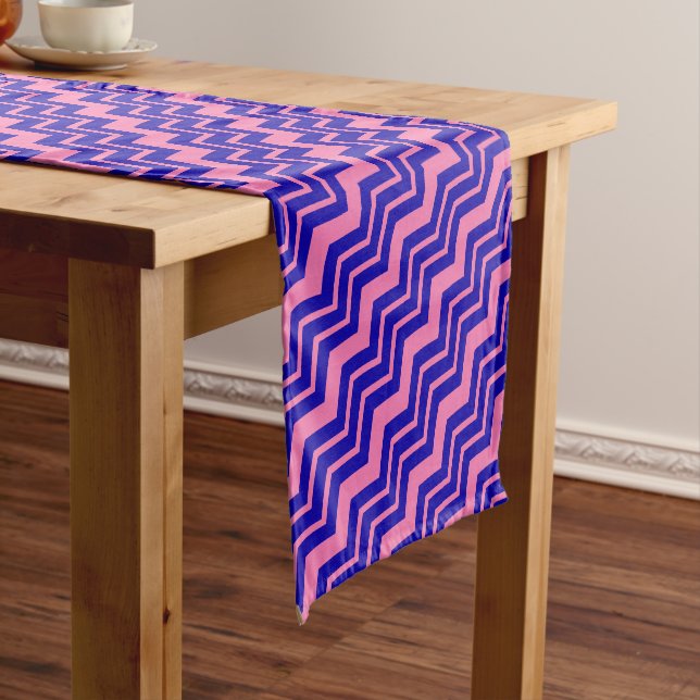 Caminho De Mesa Pequeno Design de Ziguezague Chevron Rosa Azul (No Local)