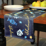 Caminho De Mesa Pequeno Festivo Hanukkah Personaliza Menorah Dreidel<br><div class="desc">Faça uma Mesa festiva do Festa Hanukkah e encante seu receptor sortudo com um Corredor Mesa projetado apenas para Chanukah! Inclua o seu nome de família nesta design para fazer deste presente Chanukah o seu. Nosso Corredor Personalizado de Mesa Personalizada Menorah Dreidel de Chanucá inclui menorás, sonhos, jarros de azeite,...</div>