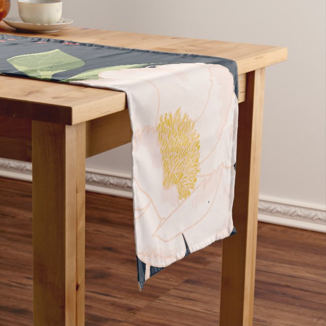 Caminho De Mesa Pequeno Flores Brancas da mesa Runner no Azul Escuro (No Local)