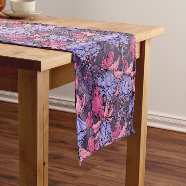 Caminho De Mesa Pequeno Fúcsia em rosa e violeta (No Local)