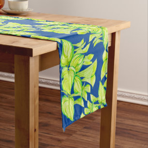 Caminho De Mesa Pequeno 'Harmonia em Verde' em um corredor Mesa