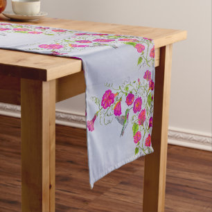 Caminho De Mesa Pequeno Hummingbird em Mesa rosa