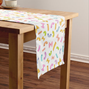 Caminho De Mesa Pequeno Legal padrão colorido macarrão-macarrão em branco