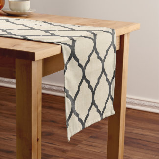 Caminho De Mesa Pequeno Linen Beige e Charcar Quatrefoil Marroquino