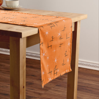 Caminho De Mesa Pequeno Linhas abstratas e estrelas cor-de-rosa em retro